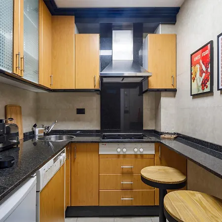 Coqueto Con Piscina Y Parking By *